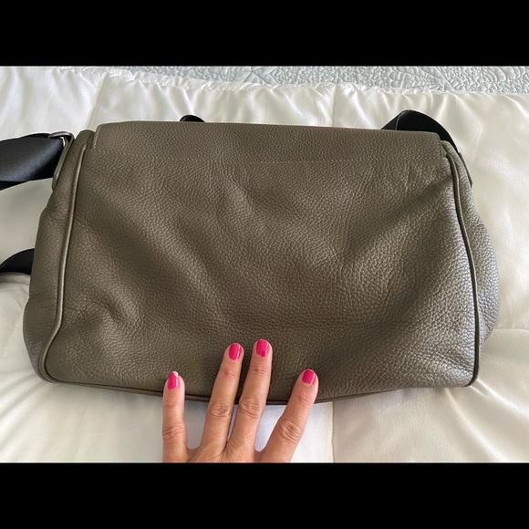 Giorgio Armani NWOT Messenger Bag in Pebble! - Picture 3 of 5
